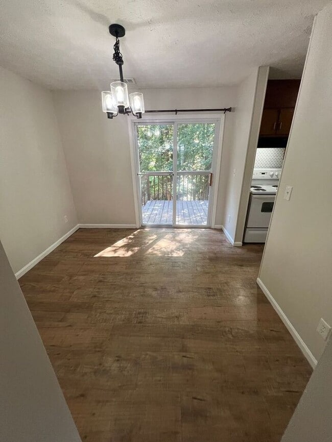 Building Photo - Lawrenceville 2 bedroom Townhome now ready!