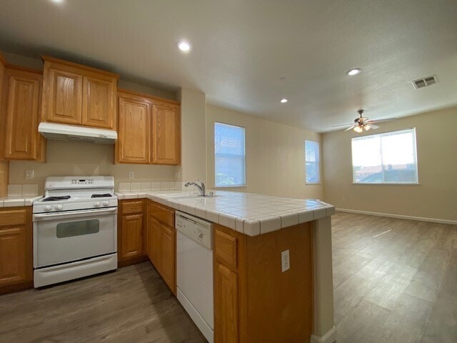 Building Photo - Charming 3-Bedroom, 2.5-Bath, 1,453 Sq. Ft...