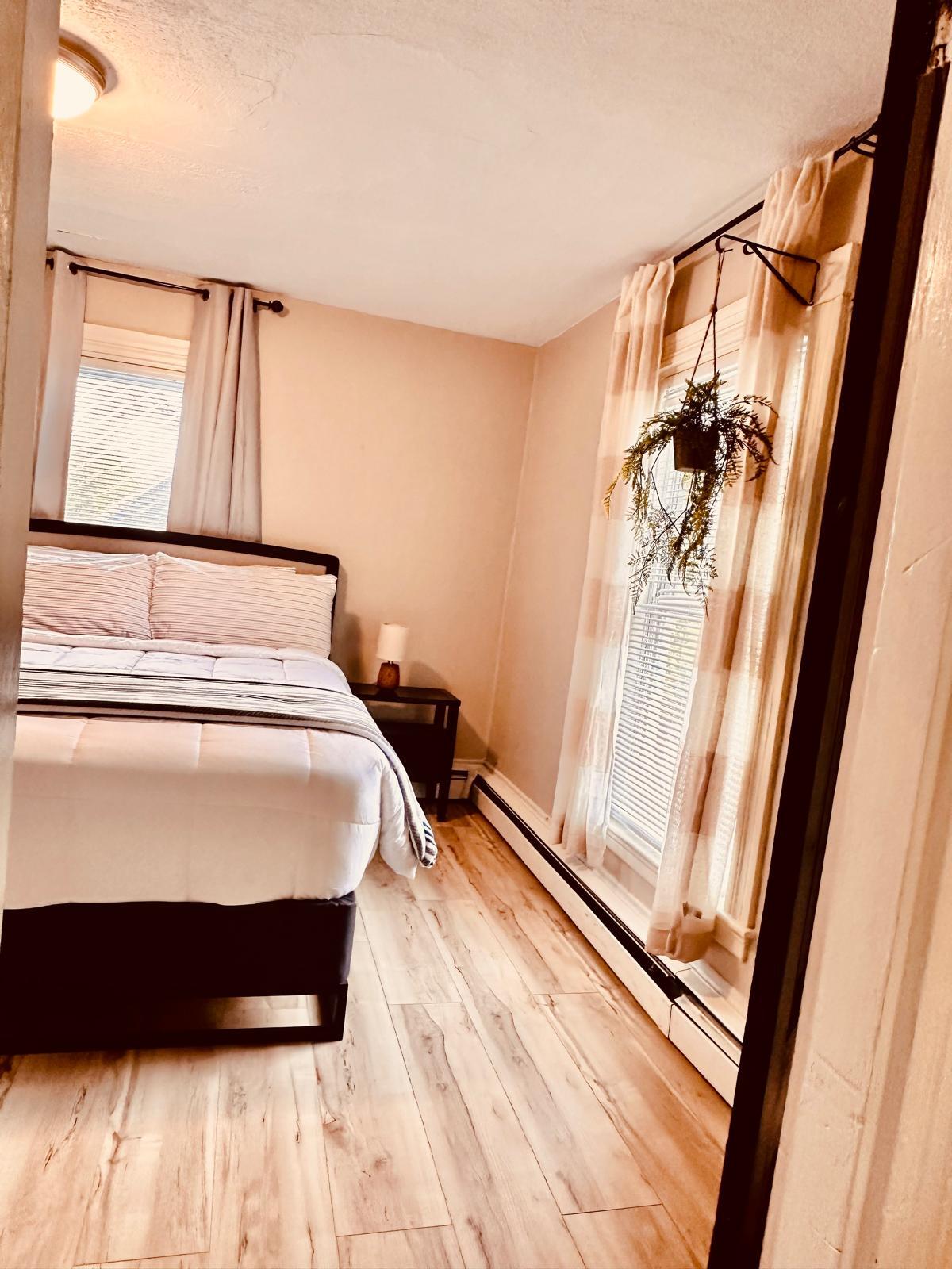 Building Photo - 46 Dillingham St