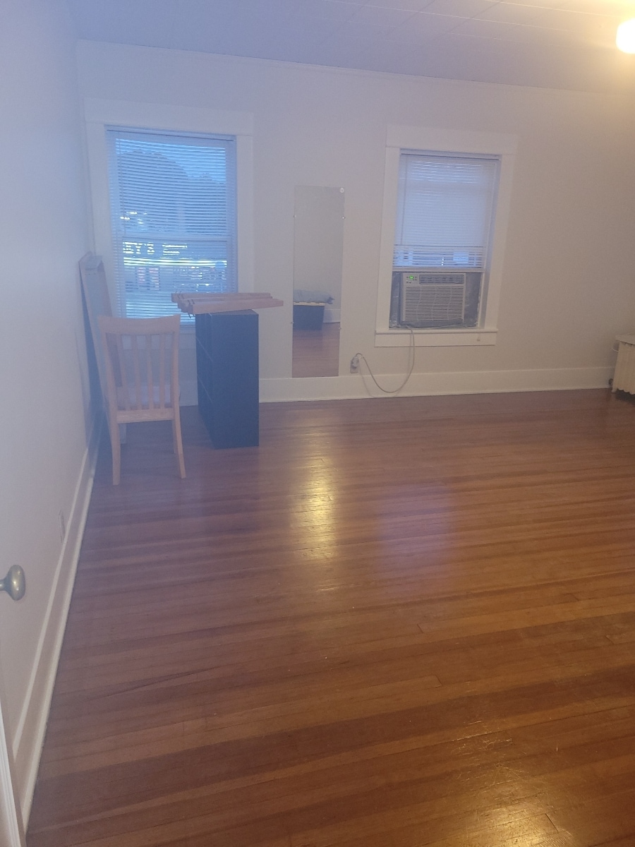 Building Photo - 504 S Franklin St