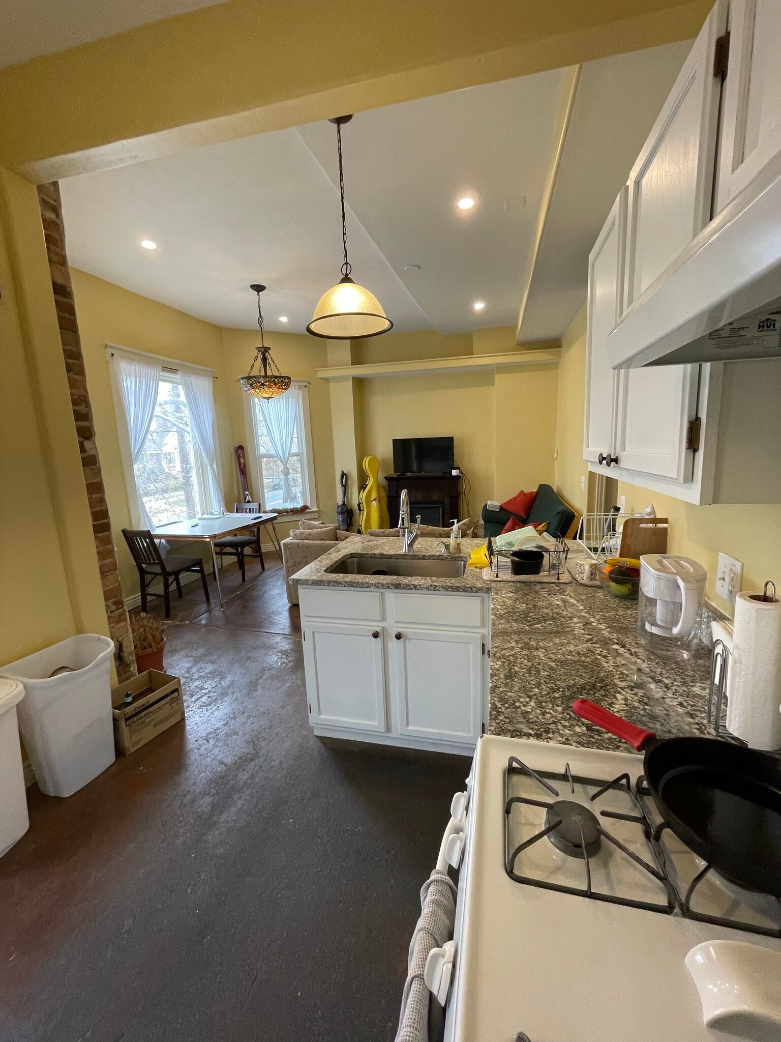 Building Photo - 486-1 E 3rd Ave