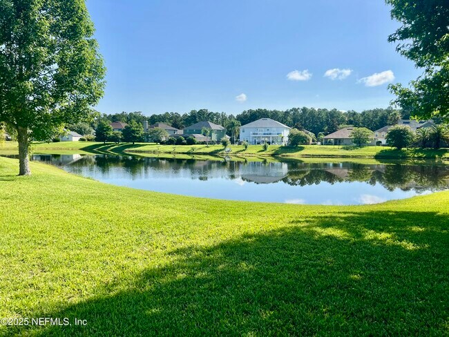 Building Photo - 3631 Shrewsbury Dr