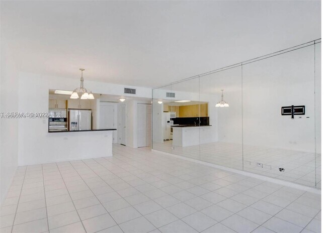 Building Photo - 2301 Collins Ave