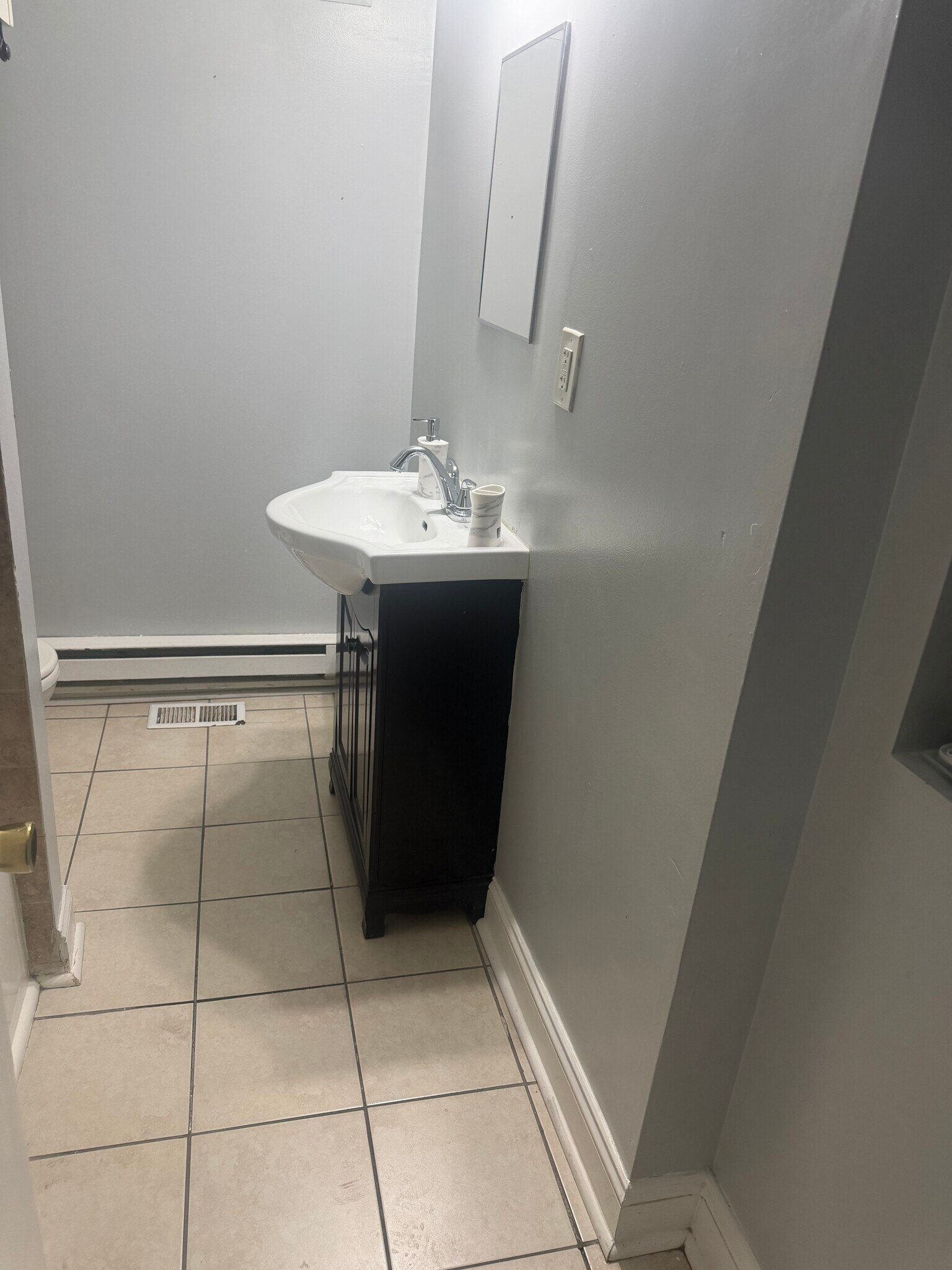 Building Photo - 236 E 25th St