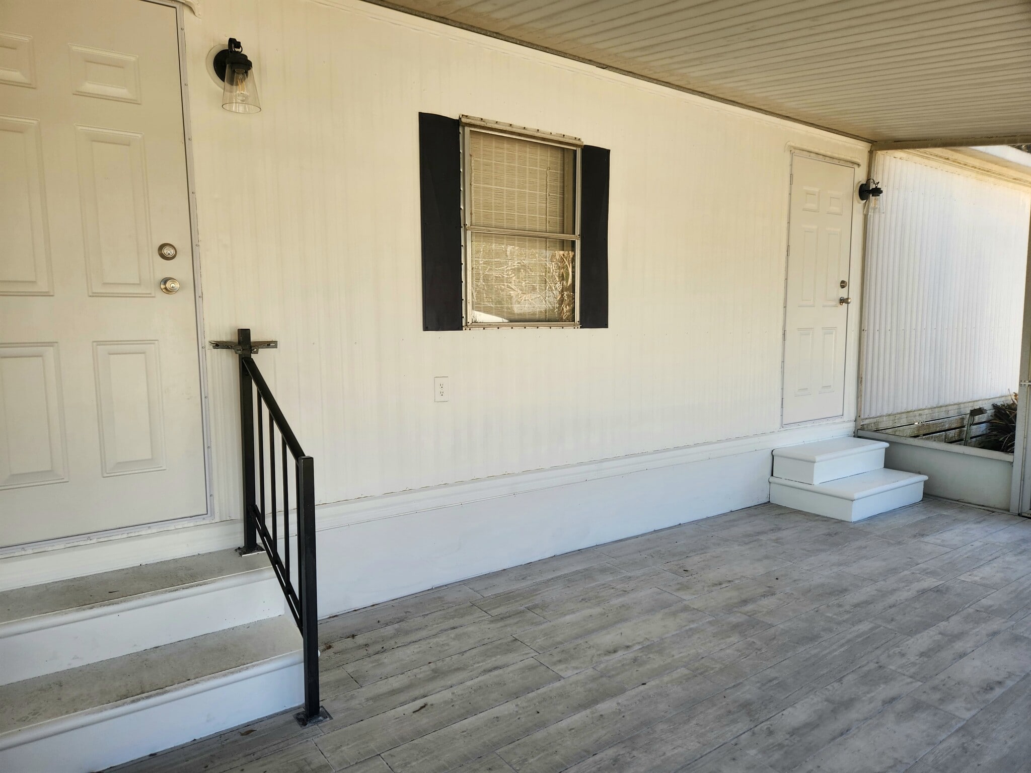 Building Photo - 922 S Sunfish Ave