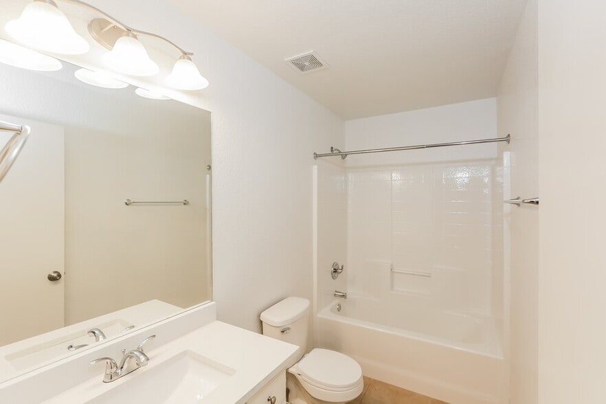 Building Photo - 2650 S 84th Dr