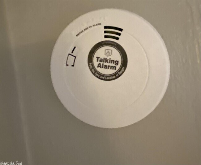 Building Photo - 4501 Hickory Ave