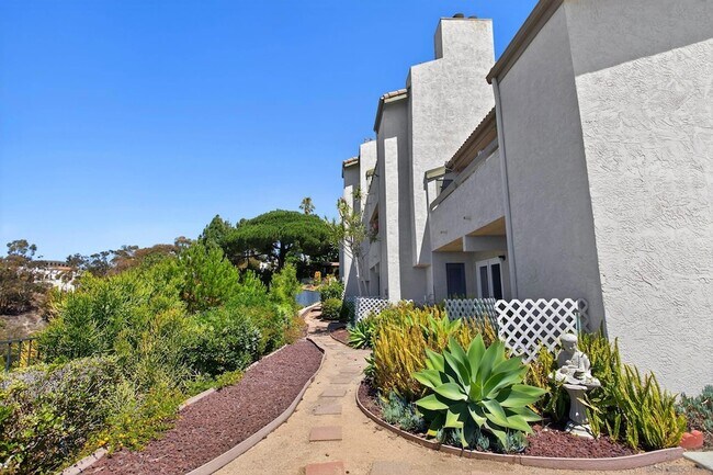 Building Photo - 4794 Arizona St