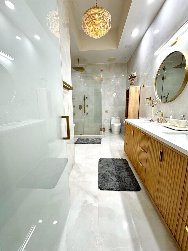 Building Photo - 5981 SW 37th Terrace