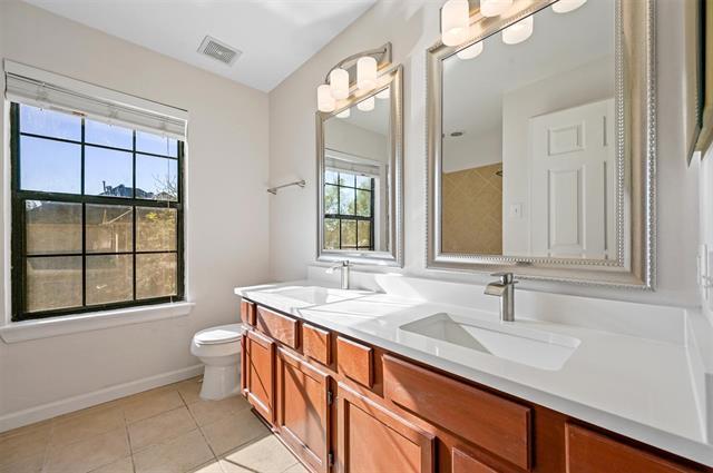 Building Photo - 1561 Yaggi Dr