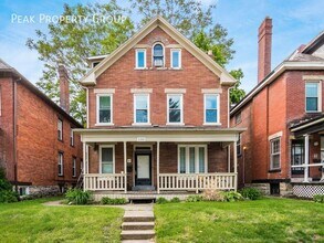 Building Photo - 131 W 8th Ave
