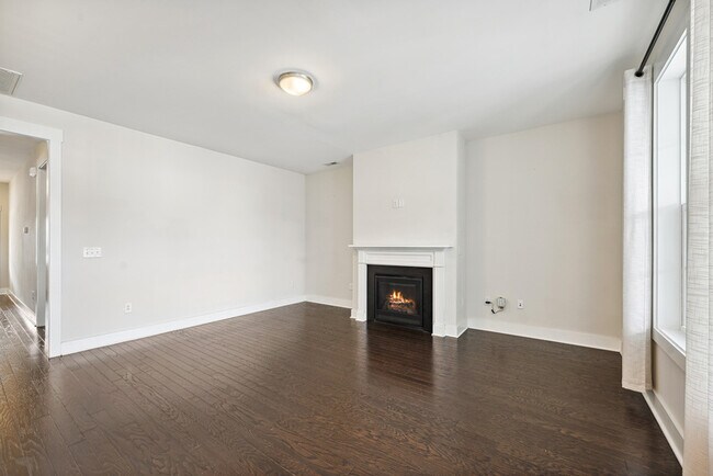 Building Photo - 1612 Tunnel St