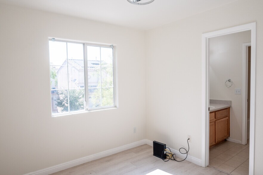 Building Photo - 7924 Horn Tail Ct