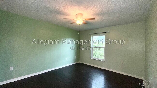 Building Photo - 620 Brockton Dr