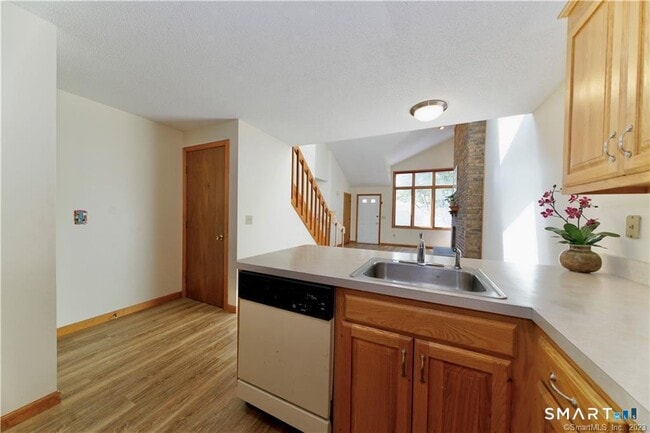 Building Photo - 33 Ivy Ln
