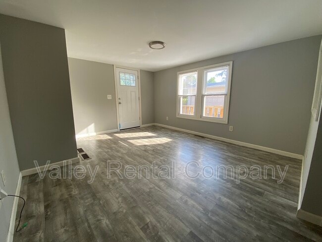 Building Photo - 66 Lyman St