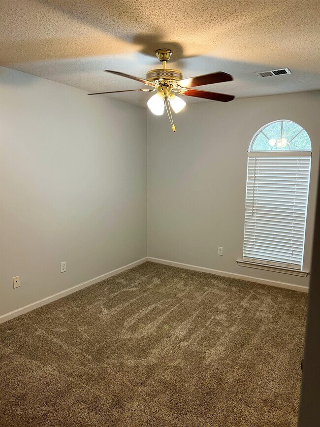 Building Photo - 9837 Oldham Dr