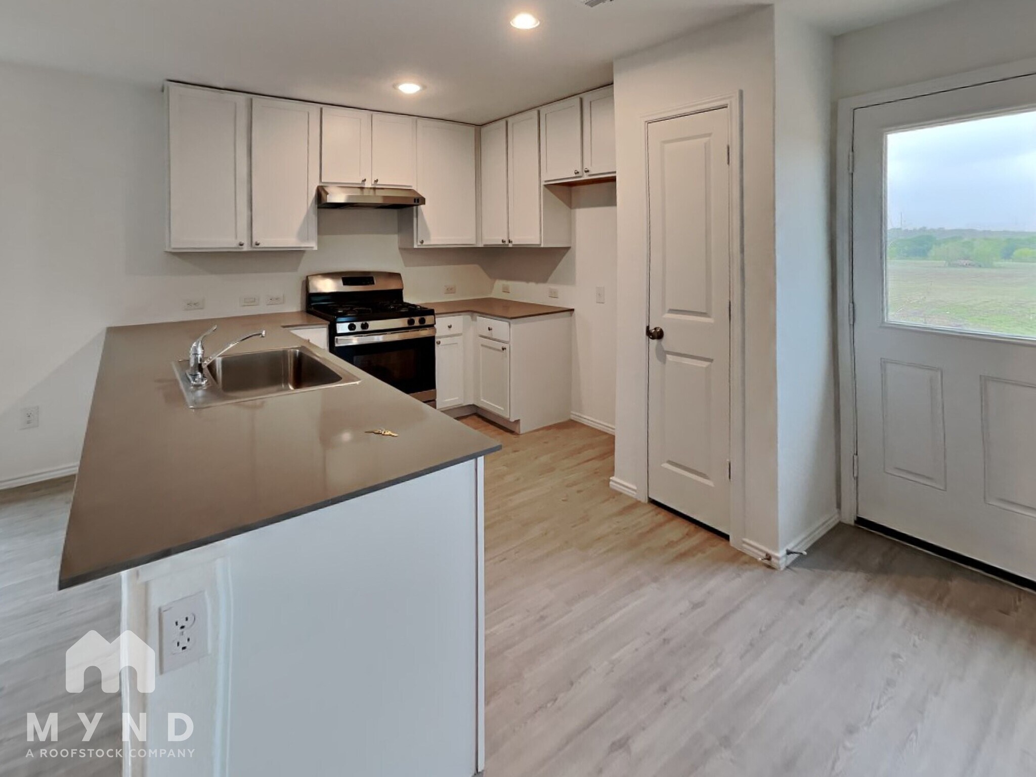 Building Photo - 9007 Lunar Cove