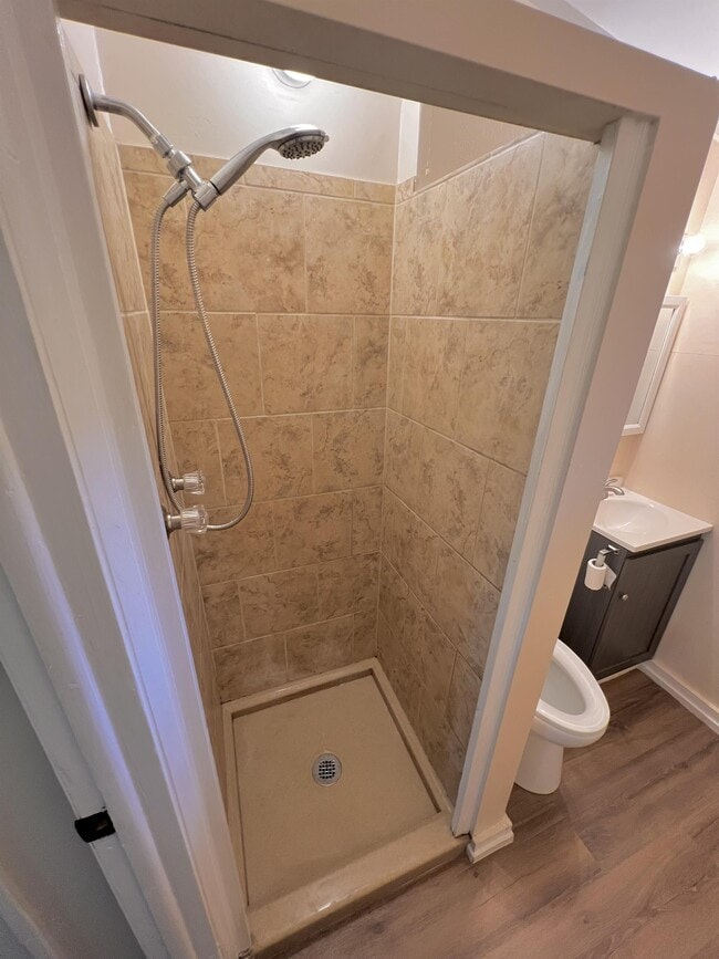 Building Photo - 214 W Worley St