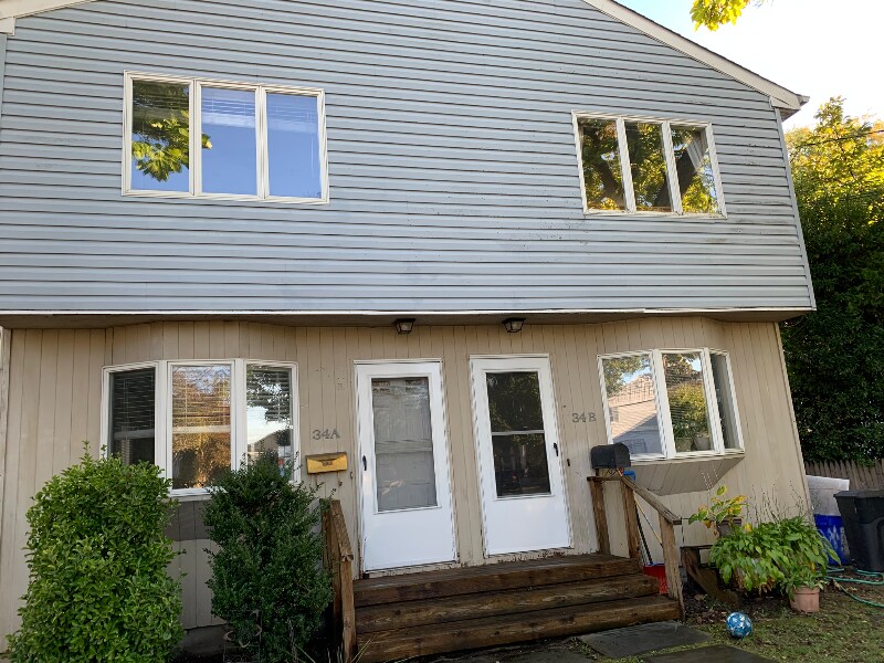 Building Photo - 34 Nesaquake Ave