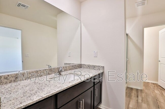 Building Photo - 3830 N Tulsa Ln