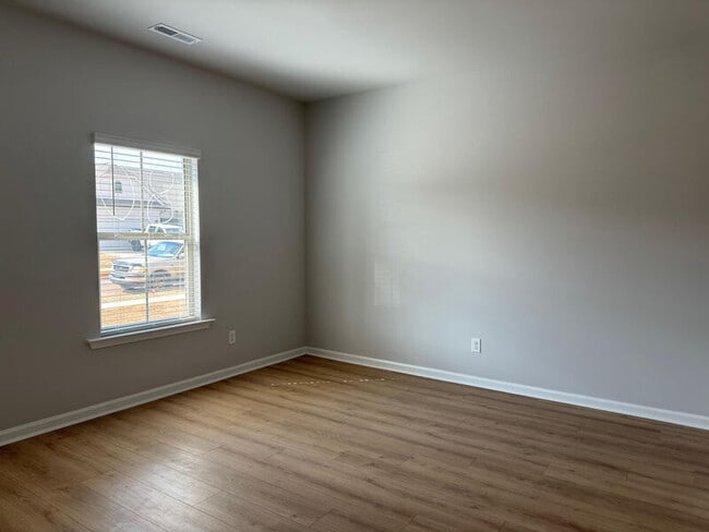 Building Photo - 12660 Whitcomb Cir