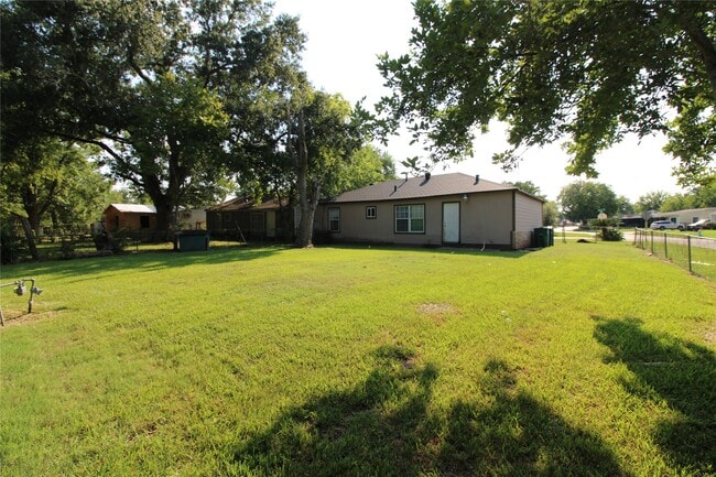 Building Photo - 10601 Murr Way