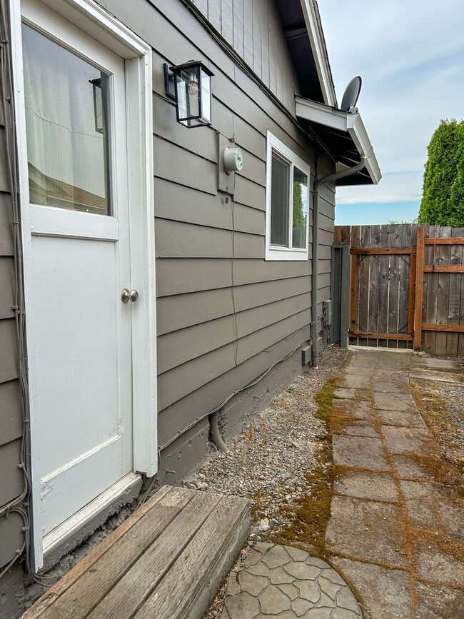 Building Photo - 4998 Arrowood Ct SE