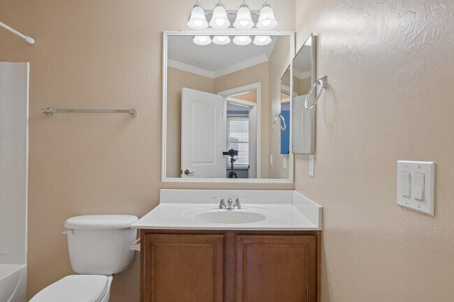 Building Photo - 1319 S Sabino Dr