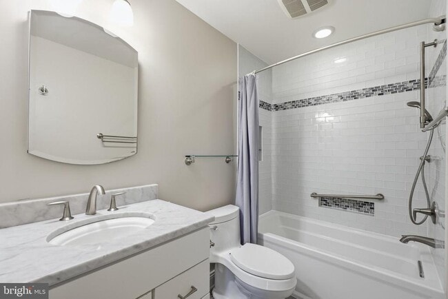 Building Photo - 6924 Mclean Park Manor Ct