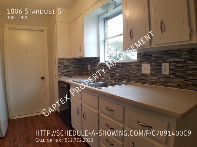 Building Photo - 1806 Stardust St