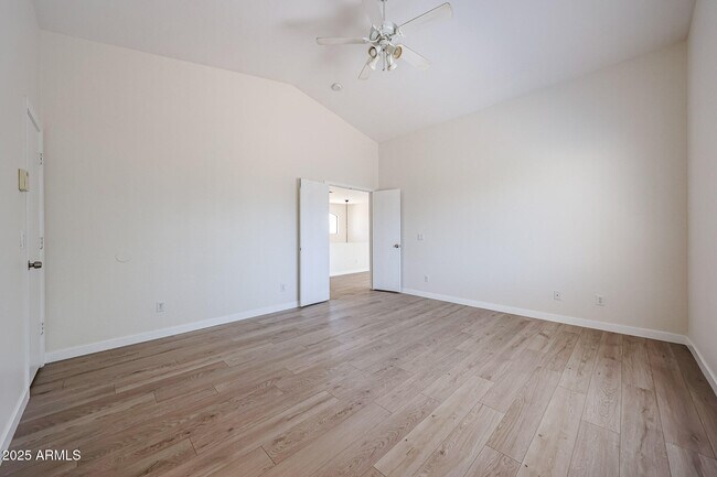 Building Photo - 7315 W Fleetwood Ln