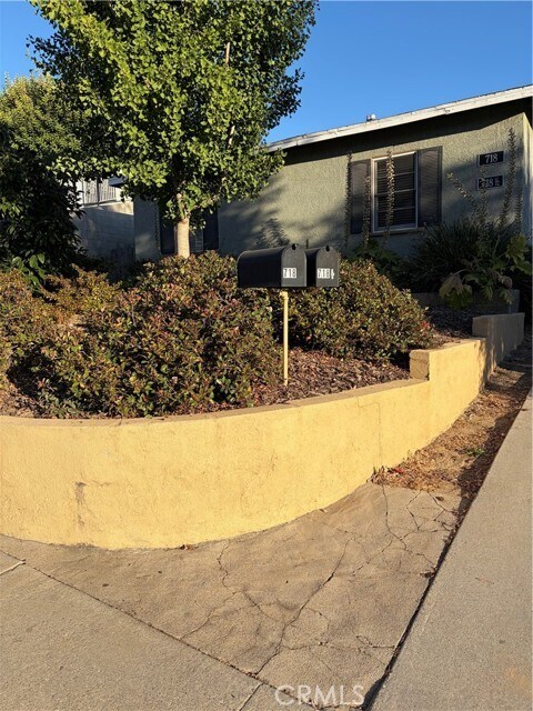 Building Photo - 718 Harding Ave
