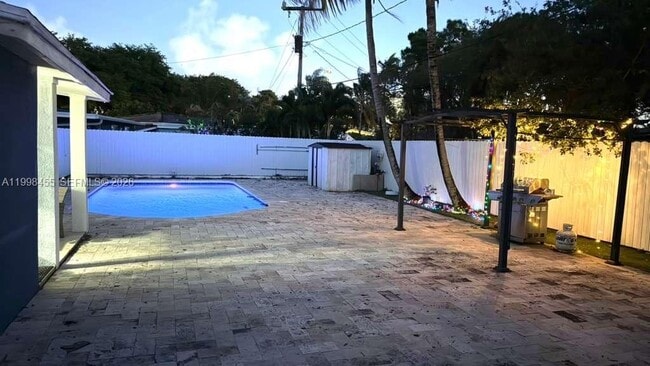 Building Photo - 1555 SW 21st Way