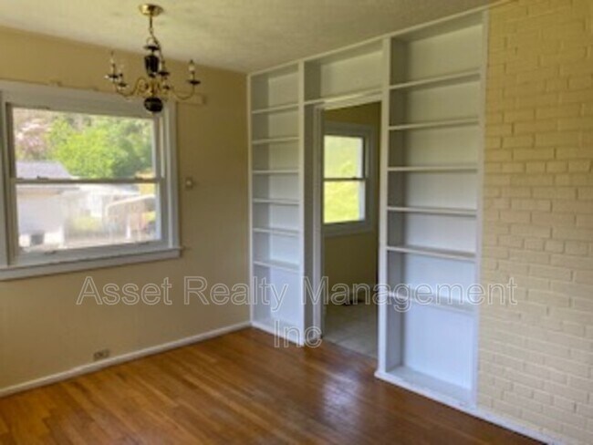 Building Photo - 150 Outer Dr