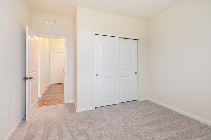 Building Photo - 205 Whitetail Trl