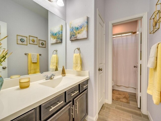 Building Photo - 2125 Sauterne Dr