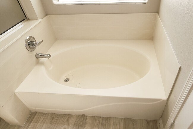 Building Photo - REMODELED 3-BEDROOM BY SAN TAN MALL