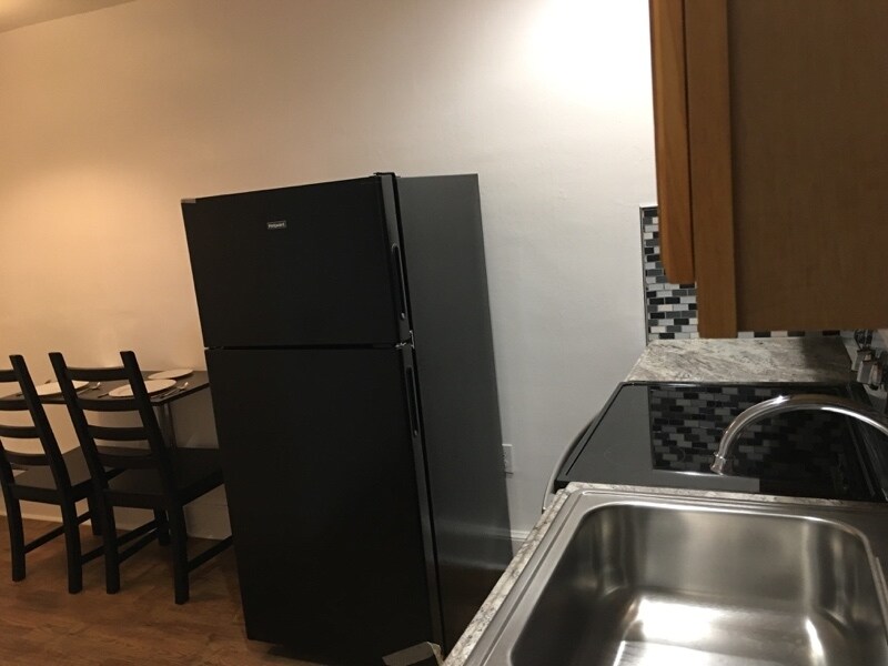 Building Photo - 1535 Sellers St