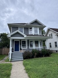 Building Photo - 710 14th Ave