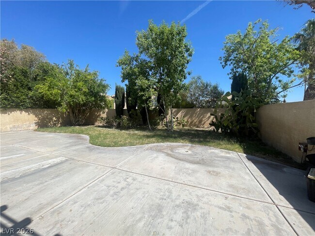 Building Photo - 2538 Furnace Creek Ave