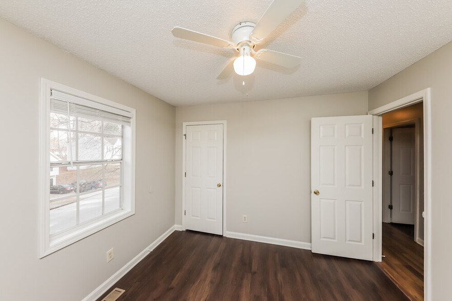 Building Photo - 7445 Hunters Ridge Dr