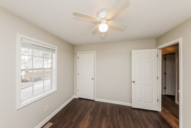 Building Photo - 7445 Hunters Ridge Dr