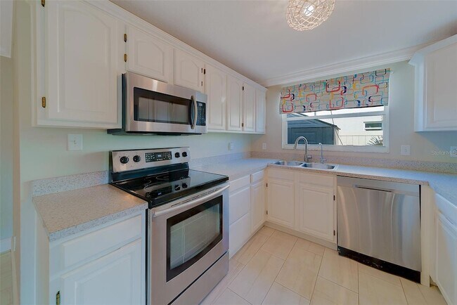 Building Photo - 10451 119th St