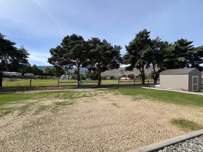 Building Photo - New Construction! 2 bed/ 2 bath with VIEWS...