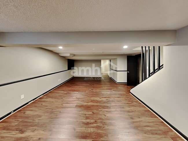 Building Photo - 595 Tall Oaks Dr