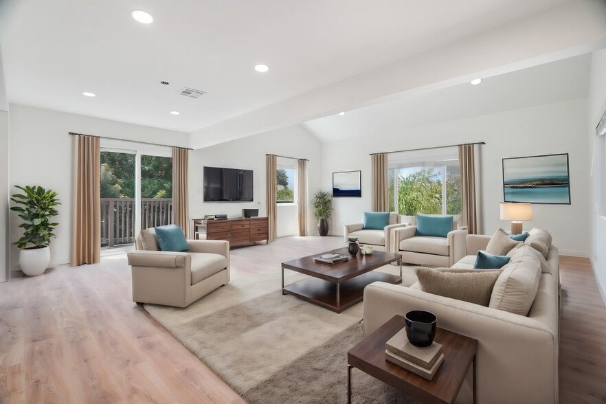 Building Photo - 4957 Vejar Dr