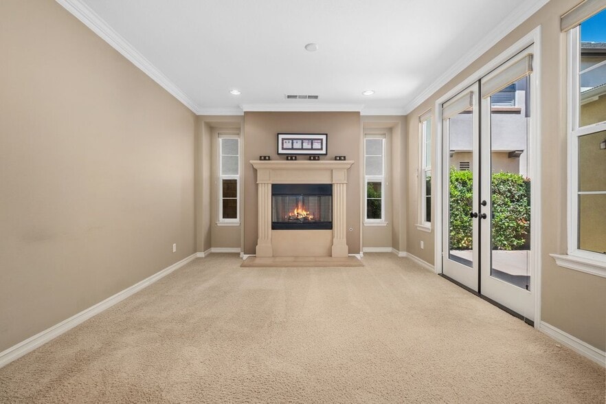 Building Photo - 16618 Honeybee Dr