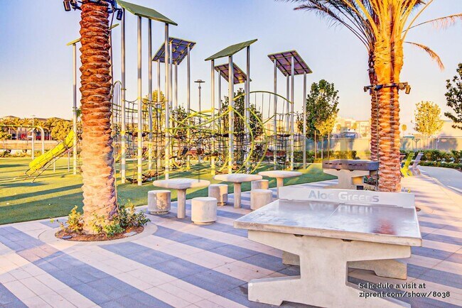 Building Photo - 1896 S Westside Dr