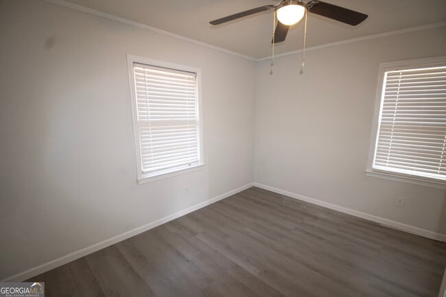 Building Photo - 517 E Main St